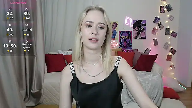 Snapshot of SashaBrooks chatting on 02/23/25, 06:12 SashaBrooks online show from 02/23/25, 06:12