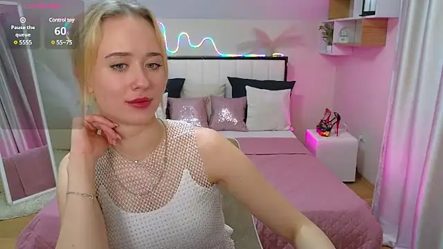 Snapshot of SashaBrooks chatting on 03/01/25, 12:39 SashaBrooks online show from 03/01/25, 12:39