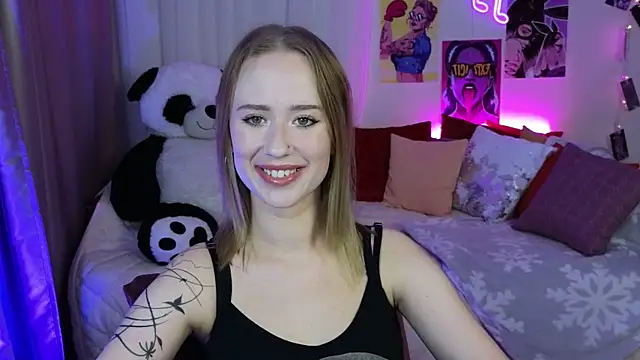 Snapshot of SashaBrooks chatting on 09/19/25, 06:30 SashaBrooks online show from 09/19/25, 06:30