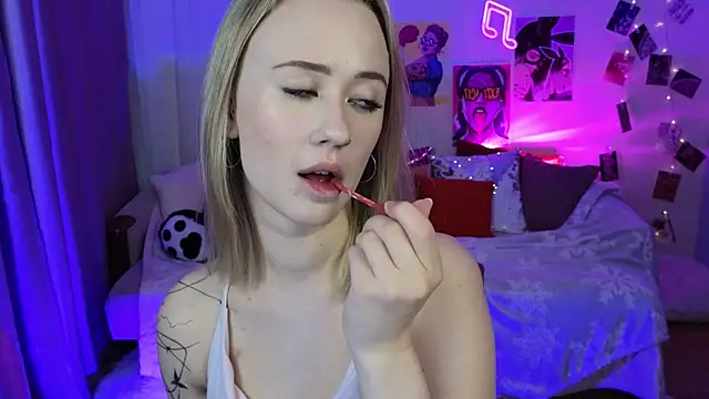 Snapshot of SashaBrooks chatting on 10/16/25, 01:34 SashaBrooks online show from 10/16/25, 01:34