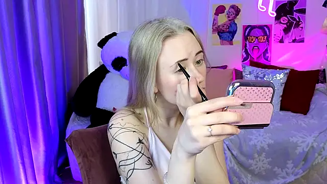 Snapshot of SashaBrooks chatting on 10/18/25, 01:34 SashaBrooks online show from 10/18/25, 01:34