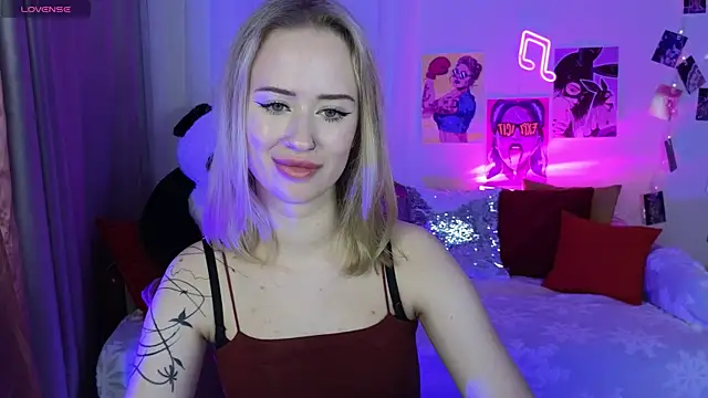 Snapshot of SashaBrooks chatting on 11/21/25, 02:16 SashaBrooks online show from 11/21/25, 02:16