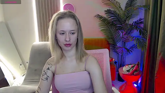 Snapshot of SashaBrooks chatting on 11/28/25, 02:09 SashaBrooks online show from 11/28/25, 02:09