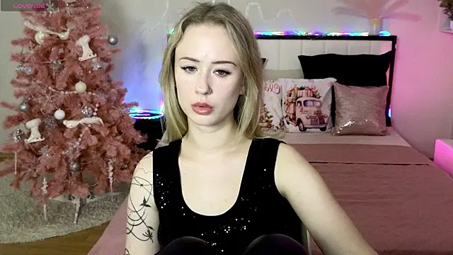 SashaBrooks online show from 12/22/25, 02:03