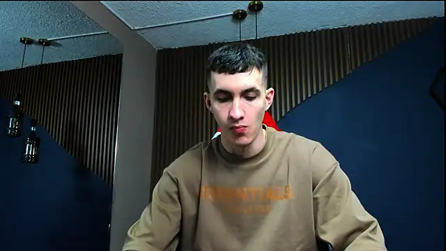 Snapshot of JacksonOlsenn chatting on 01/12/25, 12:44 JacksonOlsenn online show from 01/12/25, 12:44
