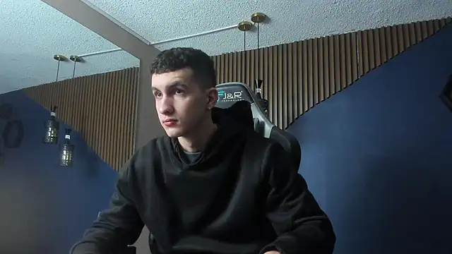 Snapshot of JacksonOlsenn chatting on 01/15/25, 12:15 JacksonOlsenn online show from 01/15/25, 12:15