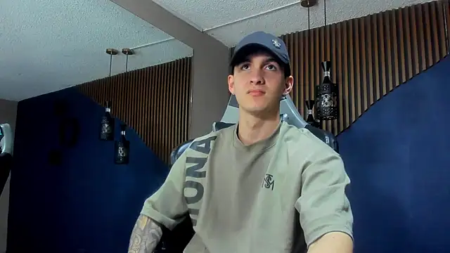 Snapshot of JacksonOlsenn chatting on 01/24/25, 06:04 JacksonOlsenn online show from 01/24/25, 06:04