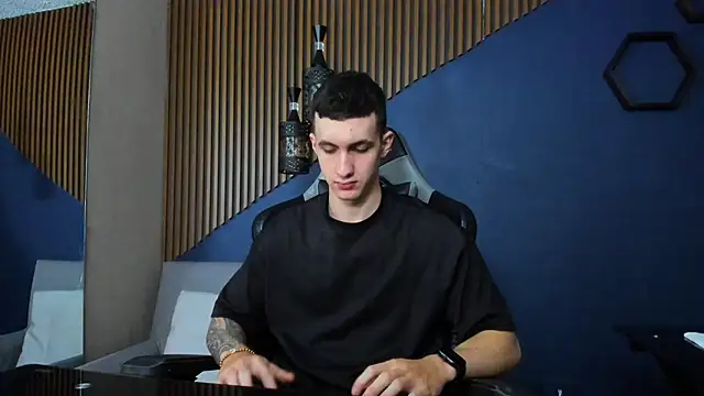 Snapshot of JacksonOlsenn chatting on 02/07/25, 12:17 JacksonOlsenn online show from 02/07/25, 12:17