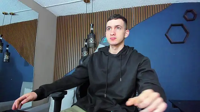 Snapshot of JacksonOlsenn chatting on 02/27/25, 12:02 JacksonOlsenn online show from 02/27/25, 12:02