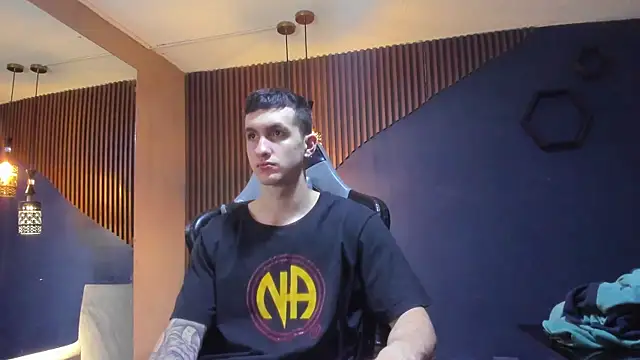 Snapshot of JacksonOlsenn chatting on 03/22/25, 12:14 JacksonOlsenn online show from 03/22/25, 12:14