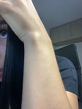 maddy bronw  online show from 12/26/24, 11:46