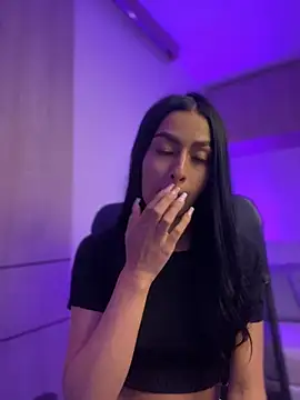 maddy bronw  online show from 12/29/24, 06:24