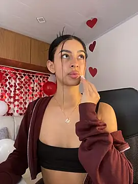 maddy bronw  online show from 02/06/25, 07:51