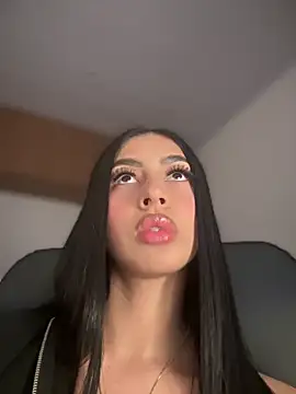 maddy bronw  online show from 02/16/25, 12:52