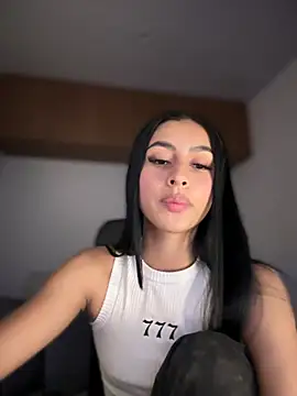 maddy bronw  online show from 03/08/25, 07:27