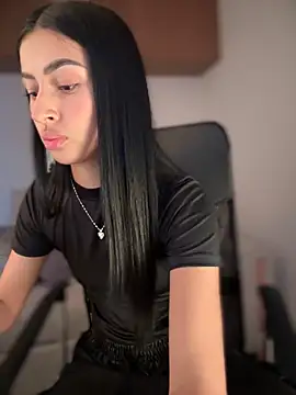 maddy bronw  online show from 03/13/25, 06:23