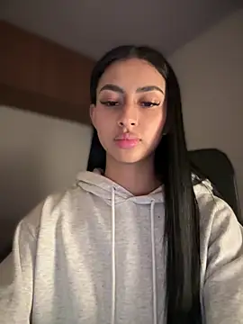 maddy bronw  online show from 03/15/25, 08:37