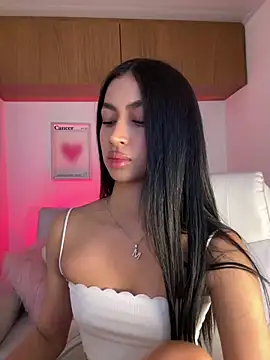 maddy bronw  online show from 09/15/25, 10:32