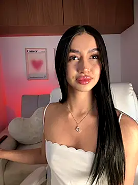 maddy bronw  online show from 09/21/25, 12:56