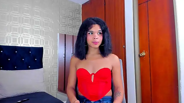 Snapshot of evelyn_wine chatting on 03/11/25, 02:51 evelyn wine online show from 03/11/25, 02:51