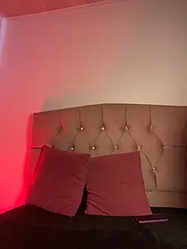 NINA 18 YEARS online show from 10/21/25, 06:41