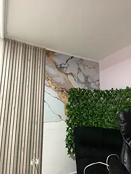 NINA 18 YEARS online show from 11/17/25, 08:25