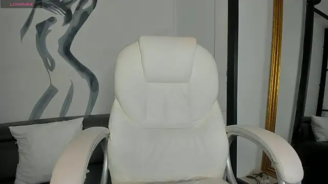 TinaJonnes  online show from 02/14/25, 06:19