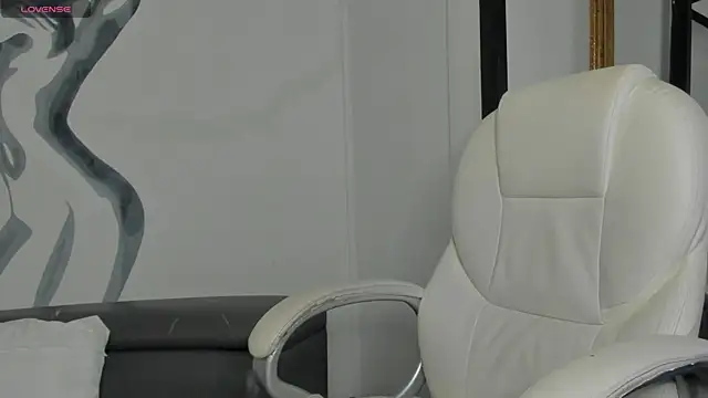 TinaJonnes  online show from 03/11/25, 08:52