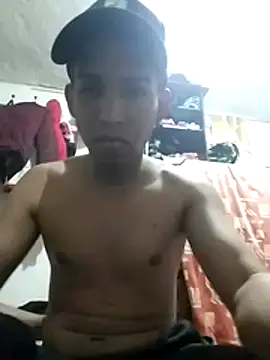 Snapshot of Omargomzz chatting on 01/14/26, 10:47 Omargomzz online show from 01/14/26, 10:47