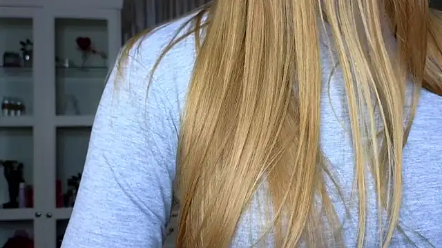 AnneFoxy online show from 11/16/25, 07:47