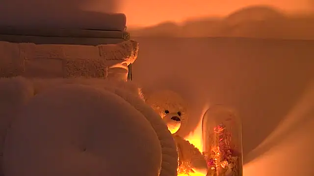 Snapshot of AngeliqueSkye chatting on 11/13/25, 04:11 AngeliqueSkye online show from 11/13/25, 04:11