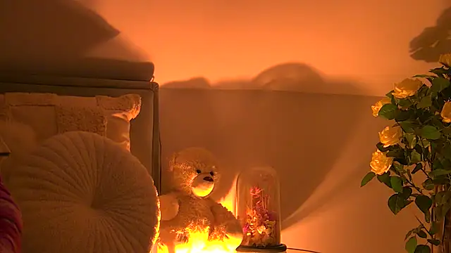 Snapshot of AngeliqueSkye chatting on 12/04/25, 04:11 AngeliqueSkye online show from 12/04/25, 04:11