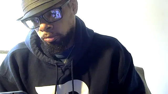 Snapshot of WhiskeyWood_DuhGOD chatting on 12/19/25, 05:31 WhiskeyWood DuhGOD online show from 12/19/25, 05:31