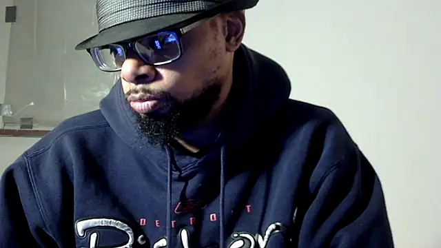 Snapshot of WhiskeyWood_DuhGOD chatting on 02/09/26, 02:04 WhiskeyWood DuhGOD online show from 02/09/26, 02:04