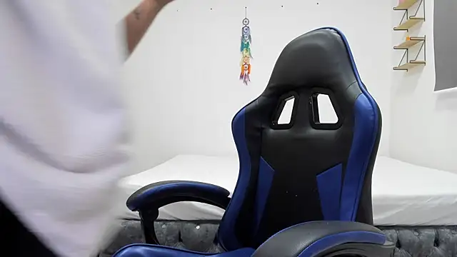 Samanthagax online show from 12/15/25, 11:47