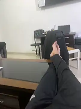 Snapshot of alex-riadh chatting on 01/05/25, 03:13 alex-riadh online show from 01/05/25, 03:13