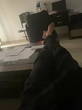 Snapshot of alex-riadh chatting on 01/09/25, 02:29 alex-riadh online show from 01/09/25, 02:29