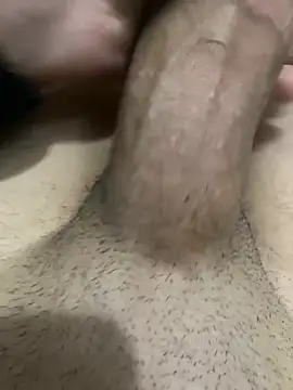 Snapshot of alex-riadh chatting on 01/11/25, 01:32 alex-riadh online show from 01/11/25, 01:32