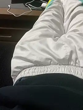 Snapshot of alex-riadh chatting on 01/12/25, 01:37 alex-riadh online show from 01/12/25, 01:37