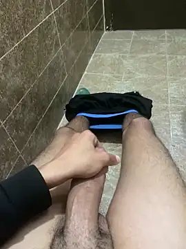 Snapshot of alex-riadh chatting on 02/06/25, 09:17 alex-riadh online show from 02/06/25, 09:17