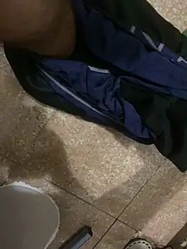 Snapshot of alex-riadh chatting on 03/03/25, 11:46 alex-riadh online show from 03/03/25, 11:46