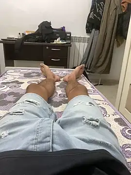 Snapshot of alex-riadh chatting on 09/27/25, 04:01 alex-riadh online show from 09/27/25, 04:01