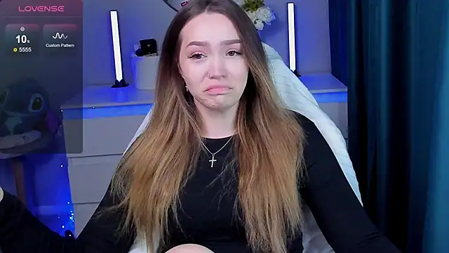 Evia r0se online show from 10/19/25, 01:56