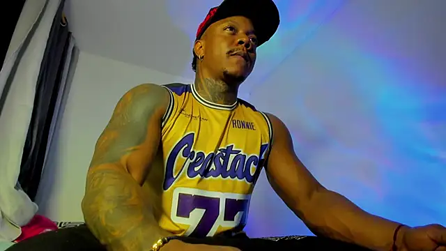 ronnie 7777 online show from 10/24/25, 04:31