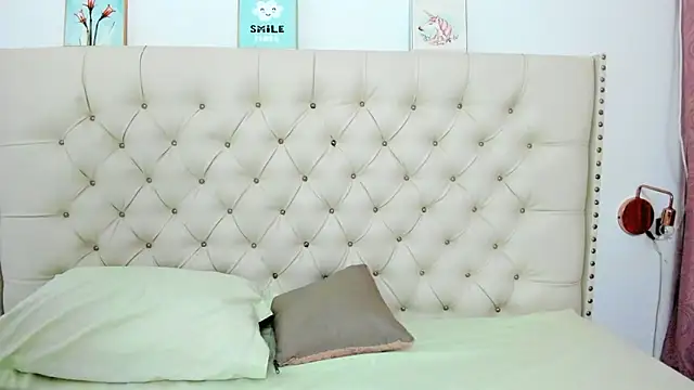 Snapshot of Kim_Eli chatting on 01/11/25, 07:27 Kim Eli online show from 01/11/25, 07:27