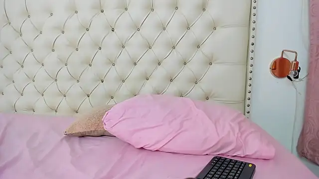 Snapshot of Kim_Eli chatting on 02/05/25, 10:55 Kim Eli online show from 02/05/25, 10:55