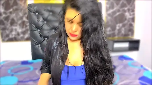 Snapshot of scarlett_w0lf chatting on 10/09/25, 03:32 scarlett w0lf online show from 10/09/25, 03:32