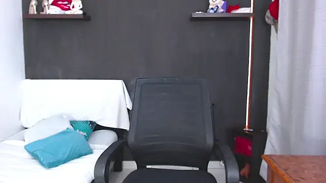 SusanLeroy online show from 04/15/26, 08:43