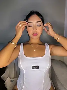 SOPHIACANDY19  online show from 03/05/25, 11:49