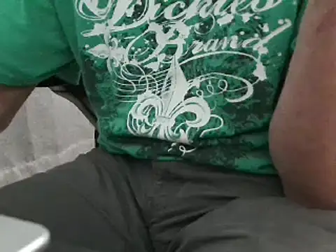 overaveragefreak4you online show from 12/24/24, 06:33